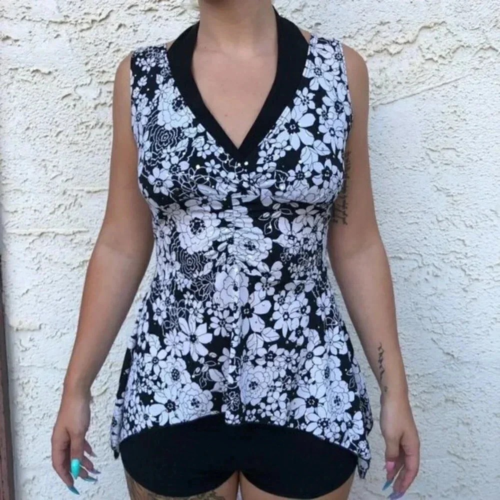 𝅺Black & White Sleeveless Sparkle Party Top